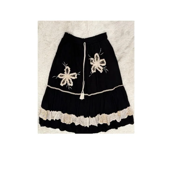 POL Black Midi Skirt with Beige Floral Embroidery - Size L (EUC) - Picture 6 of 6